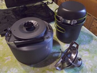 Sada titanového nádobí + vařič na propan-butan