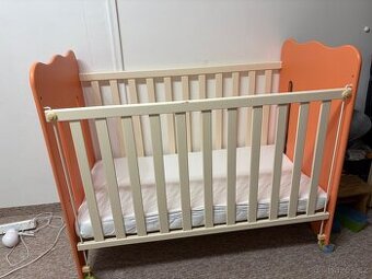 Dětská postýlka + rošt +matrace