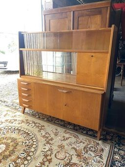 Sekretář Františka Jiráka, Tatra nábytok, Pravenec