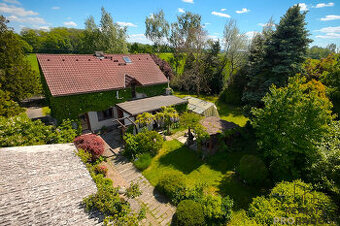 Atypický rodinný dům 5+kk, pozemek 2.564 m2, Náklo - Lhota n