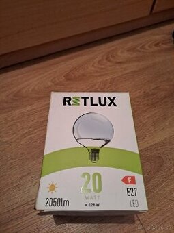 Silná LED žárovka RETLUX závit E27 20W / 128W ekvivalent