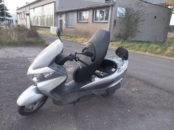 Suzuki burgman 125 - 1