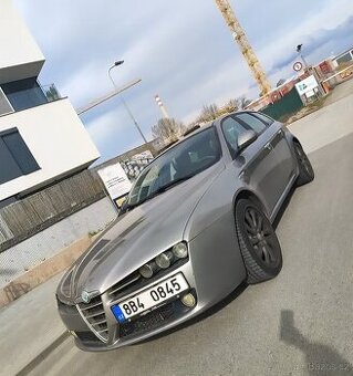 Alfa Romeo 159 1.9JTD 88kw combi rok 2007