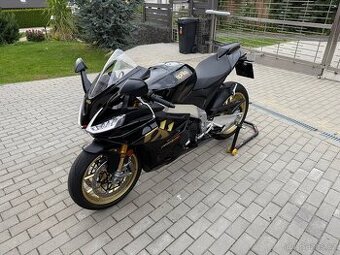 Aprilia RSV4 Factory