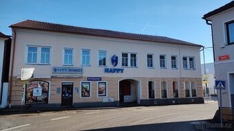 Dům s penziónem a obchodem na náměstí v Horní Plané