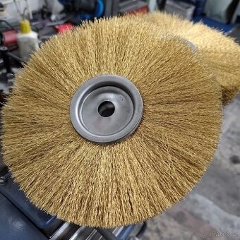 Drátkovací kotouče, kotoučové kartáče 240 mm drátovačka