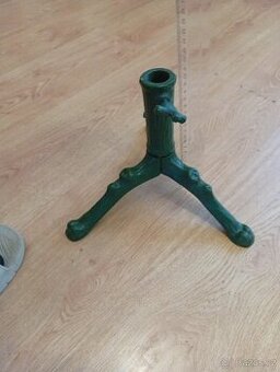 Litinový stojánek na Vánoční stromeček