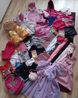 Dívčí balík do školky, vel.110/116, cca 33ks