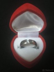 Ocelový prsten se zirkonem