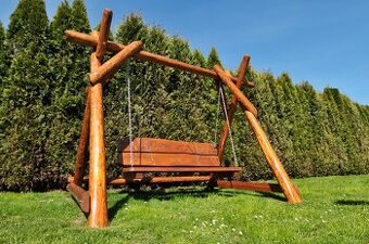 Zahradní houpačka z masivu