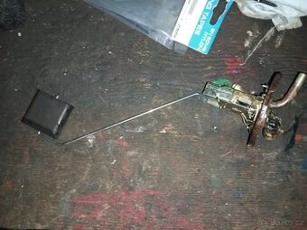 Opel Vectra A palivoměr