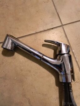 Dřezová baterie se sprškou