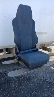 Man tgl sedacka prostredni