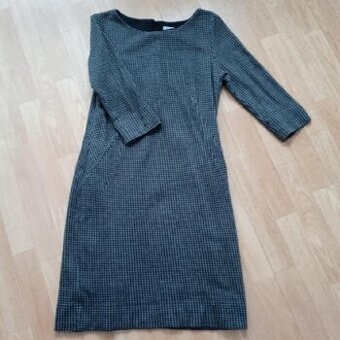 PĚKNÉ ŠATY S TŘÍČTVRTEČNÍM RUKÁVEM VEL. L