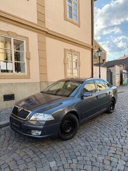 Škoda Octavia II 2.0FSi ČR 1.Maj Sport Navi Xenon