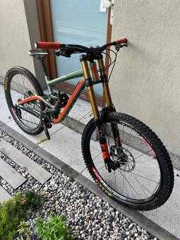 Sjezdové kolo Scott Gambler 710 2019