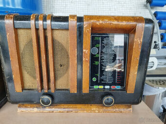 Retro radio Rel Polar