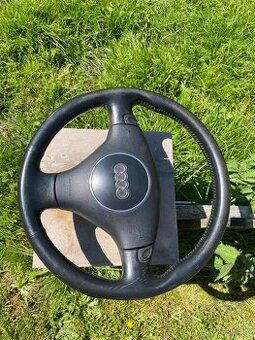 Audi tříramenný volant