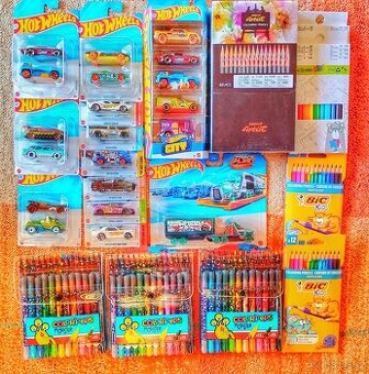 20x hot wheels autíčka, pastelky
