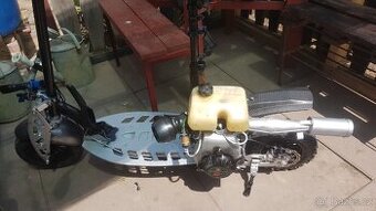 motokoloběžka X-scooters 49ccm 4T -3rychlosti.