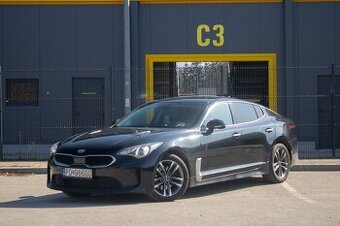 Kia Stinger - 1