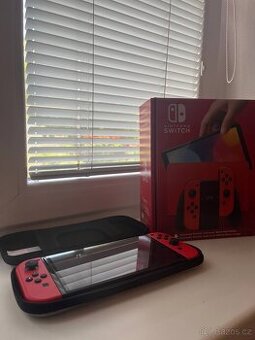 NINTENDO SWITCH OLED MARIO V ZÁRUKA do 07/26 + Dock, pouzdro