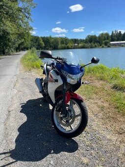 Honda CBR250R – ideální motorka pro začátečníky a ženy