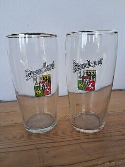 Retro pivní půllitry Pilsner Urquell