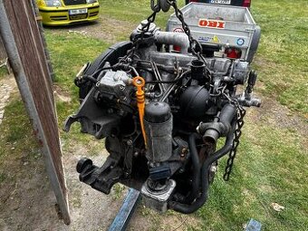 Motor 1.9tdi 66kw 320tkm. Cena 7999kč
