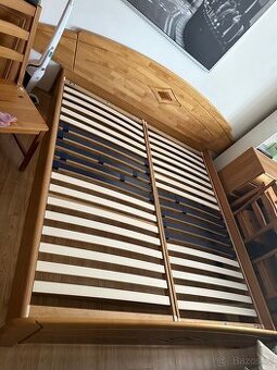 Postel 180x200 včetně nočních stolku + matrace