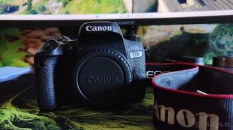 Prodám zrcadlovku Canon EOS 77D včetně 2 objektivů