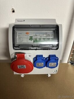 Zásuvková skříň FAMATEL 1x400V 32A 5P 2x230V