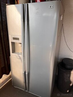 Americká lednice LG