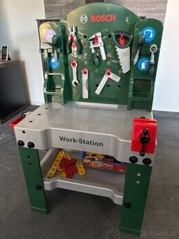 Dětský ponk s nářadím