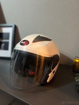 Helma/přilba Max