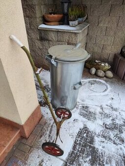 Plechová popelnice Meva - zánovní stav + vozík