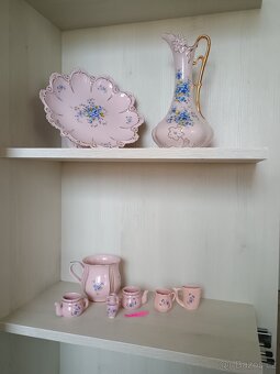 Růžový porcelán