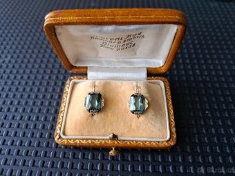 Zlaté náušnice z 1. republiky