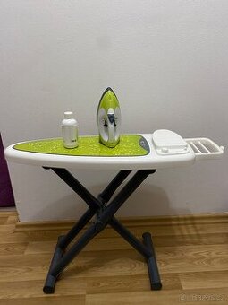 Dětské žehlící prkno “Smoby” s žehličkou