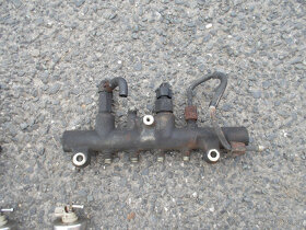 Vstřikovací lišta, vakuové čerpadlo Mazda 6 2.0DI 100kw