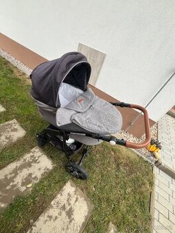 Kočárek a autosedačka