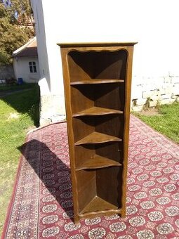 Rohová knihovna / police