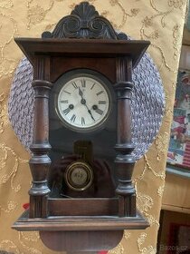 Prodám  starožitné nástěnné hodiny Junghans