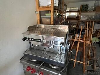 Kávovar dvoupákový ( gastro )