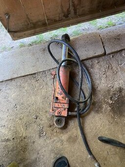 Hydraulicky válec pluh Jupiter 140
