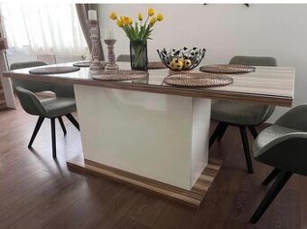 Jídelní stůl vč bezpečnostního skla