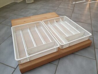 Příborník plastový