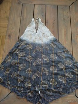 Letní halenka na ramínka prošívaná zlatými nitkami