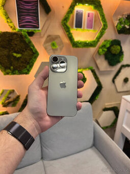 iPhone 15 Pro 256GB Natural Titanium