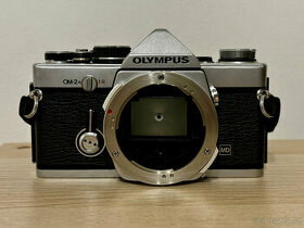 Olympus OM-2n (+ objektiv Zuiko 28mm/3,5)